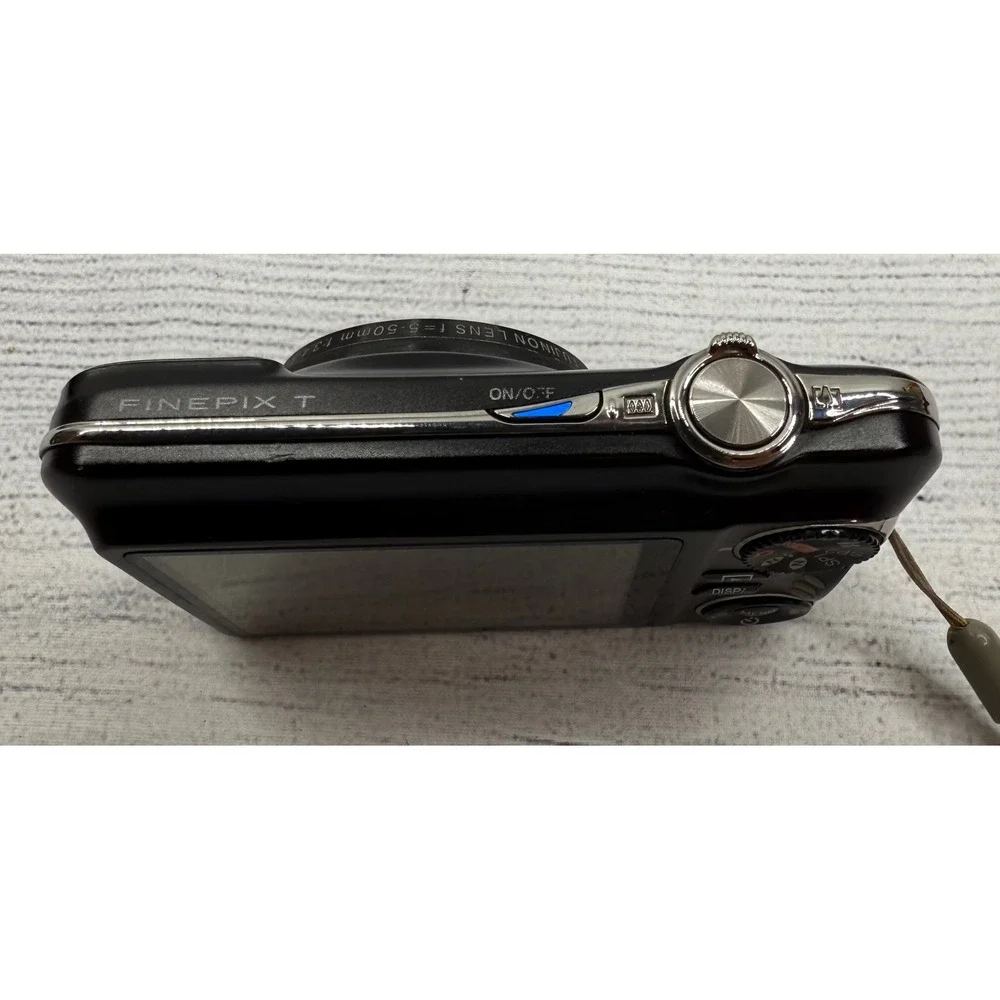 Fujifilm FinePix T190‎ 14MP Digital Camera – Black –(READ) wont stay on